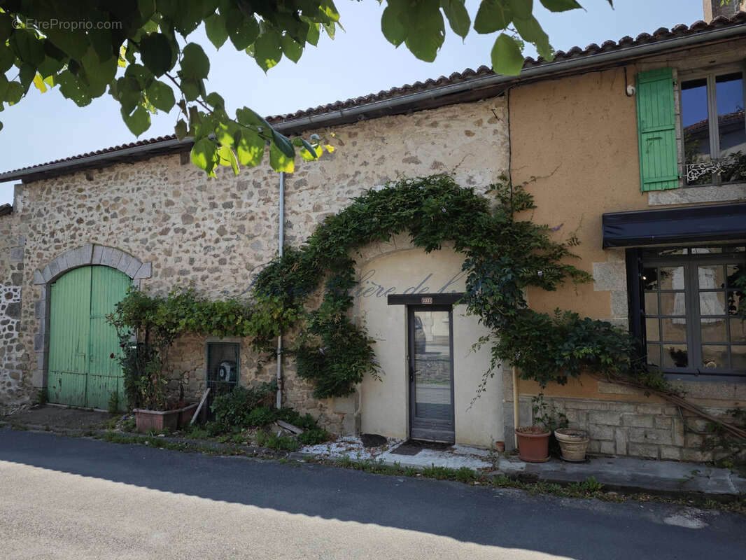 Commerce à SAINT-ESTEPHE