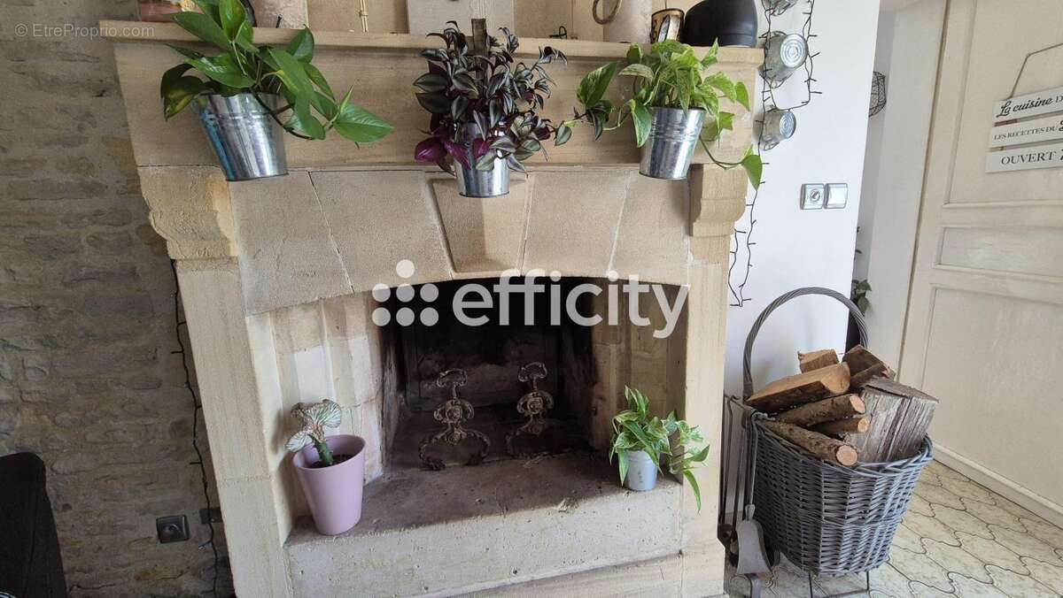 Maison à LONGUES-SUR-MER