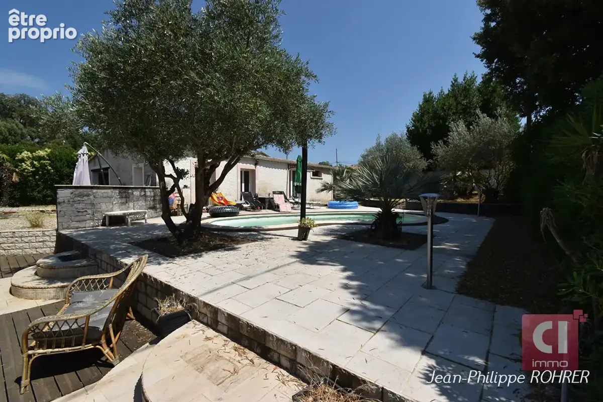Sainte-anastasie-sur-issole propriété avec 2 dépendances, piscine et garage de 65 m² ? multiples possibilités - photo 17