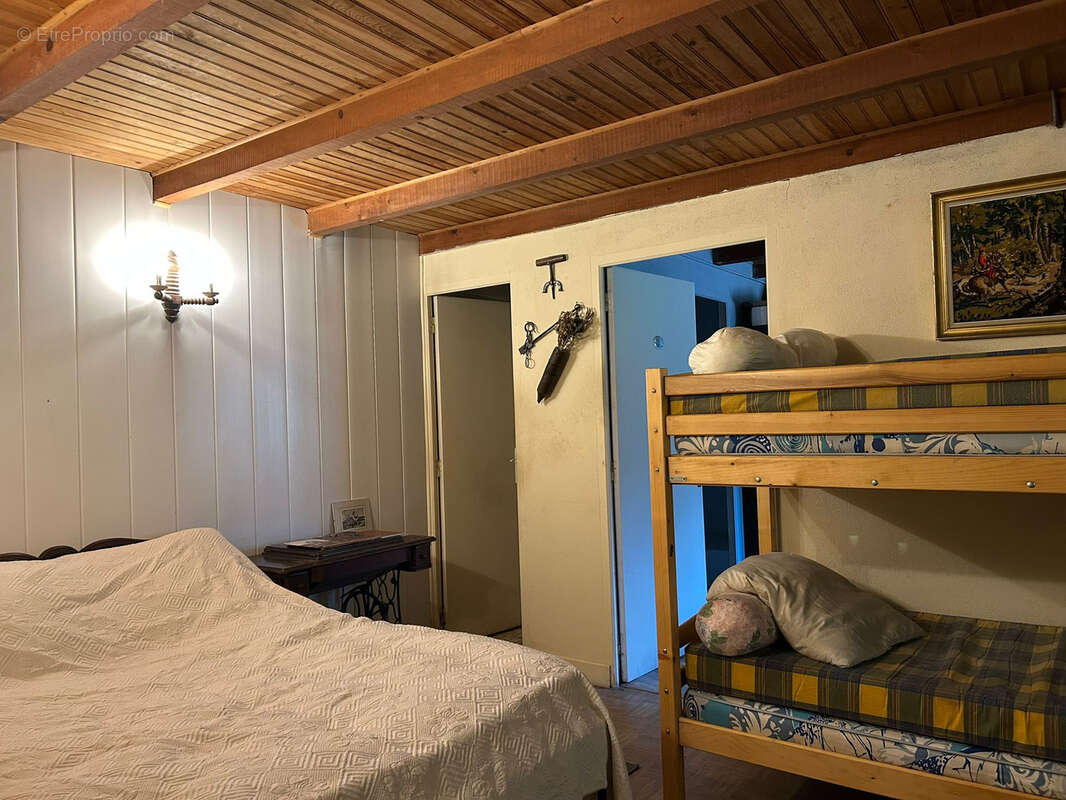 Maison en pierre sur 1615 m2 de terrain - photo 7