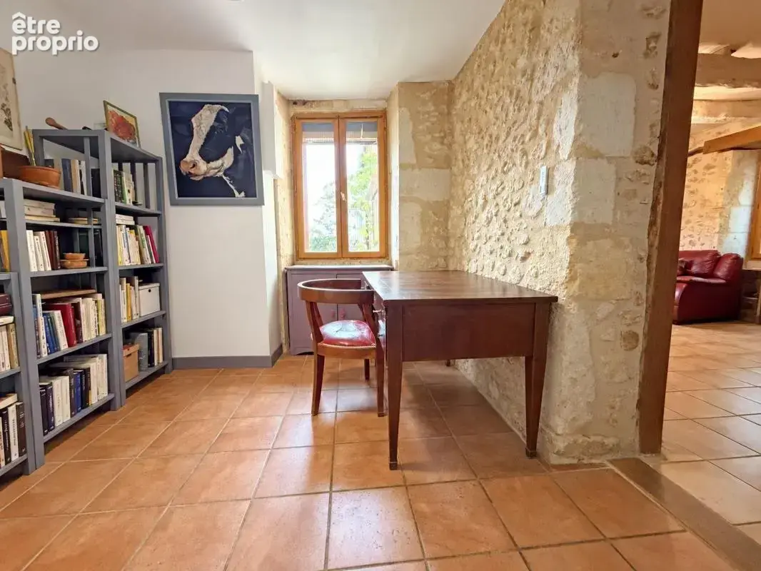 Maison avec véranda, annexe et jardin paysager de 3 130 m² - photo 7