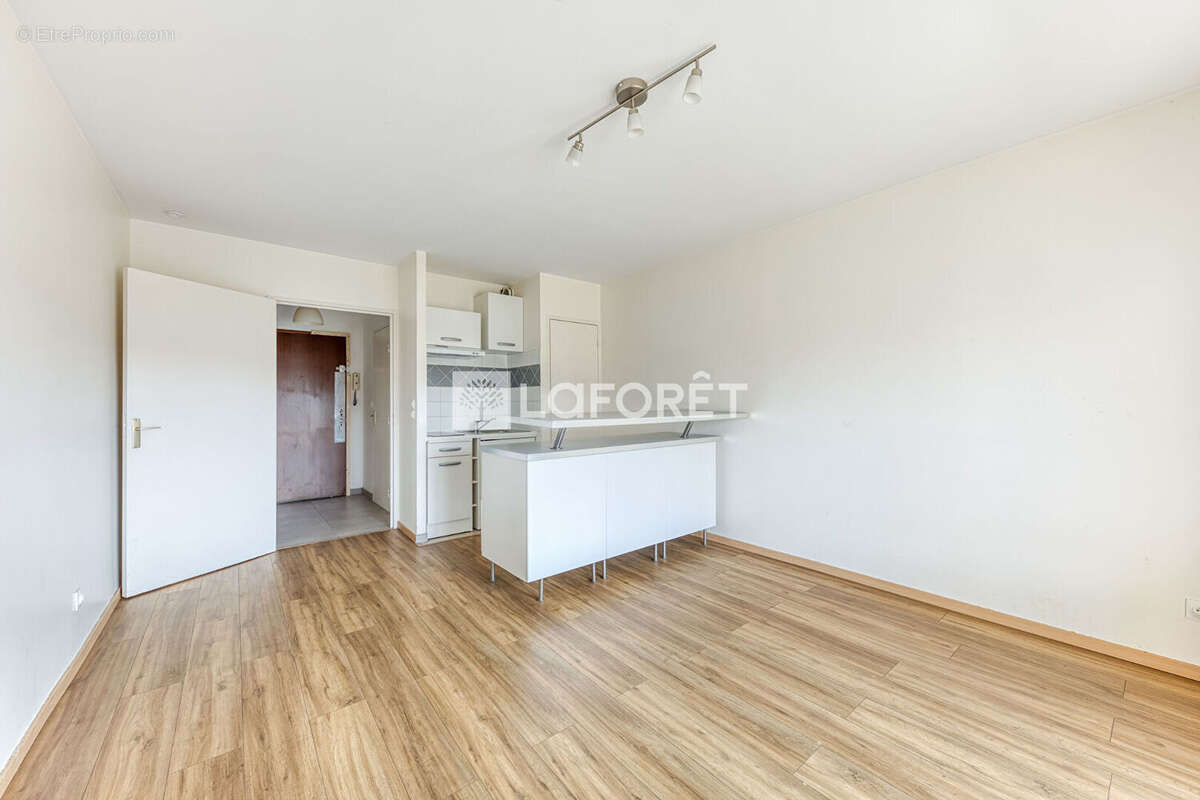 Appartement Pontault Combault 1 pièce(s) 25.72 m2 - photo 3