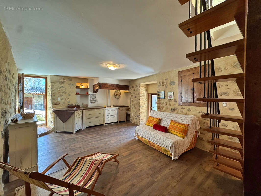 Maison à RIMON-ET-SAVEL