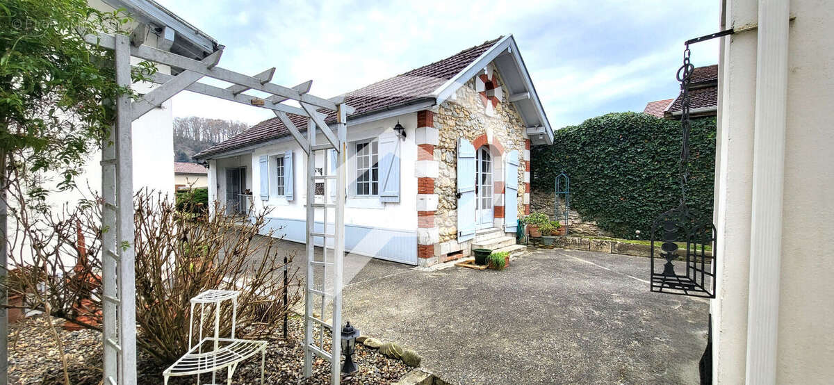 Maison à PEYREHORADE