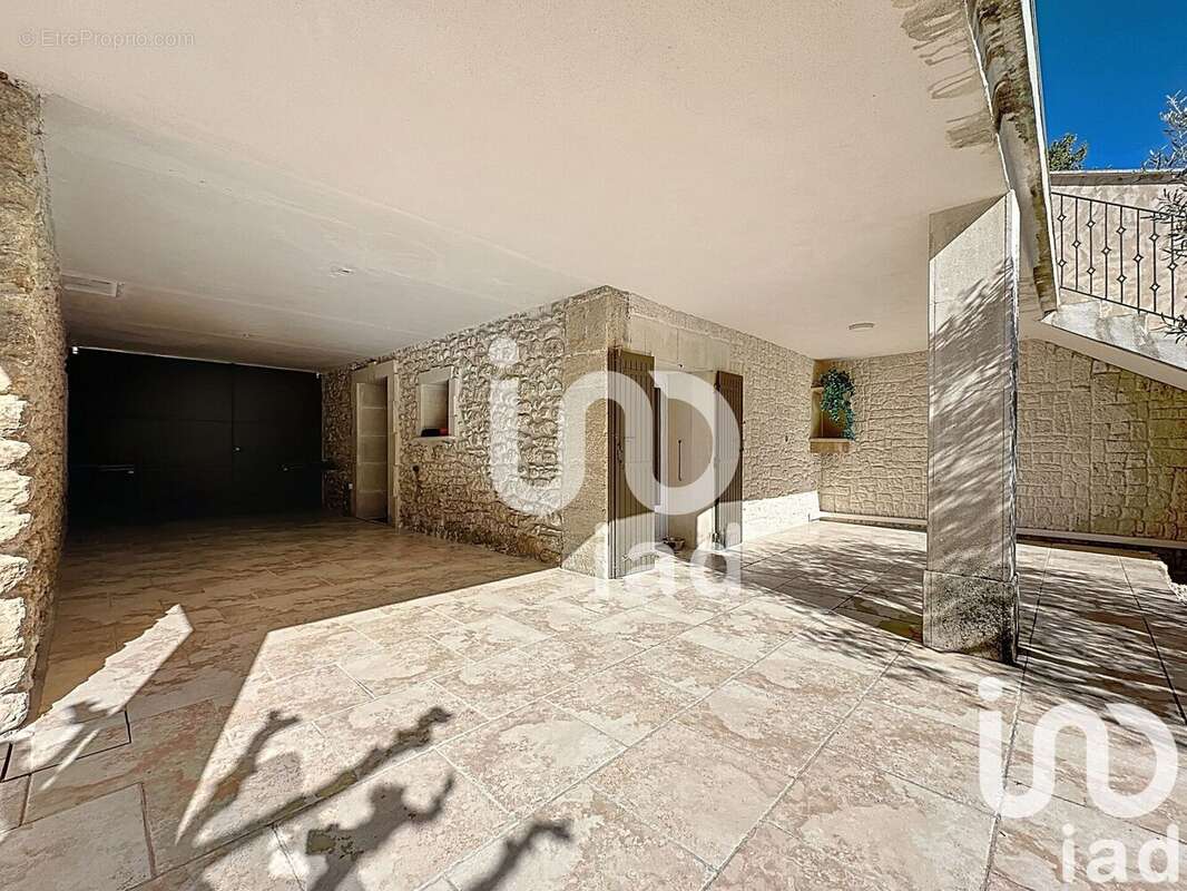 Photo 3 - Maison à SAINTE-CECILE-LES-VIGNES