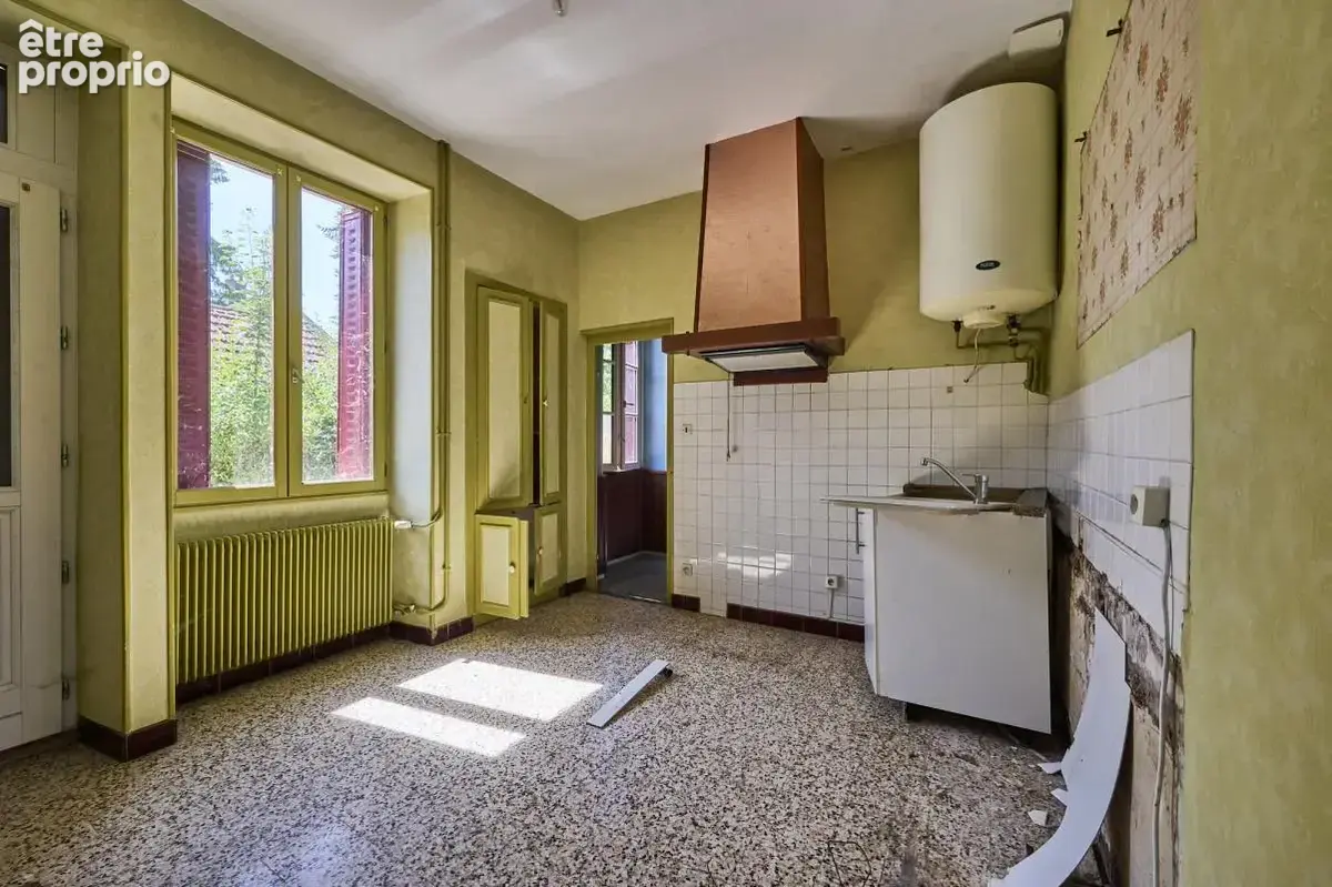 Immeuble et dépendances - 781 m² - Pouilly-en-Auxois (21) - photo 7