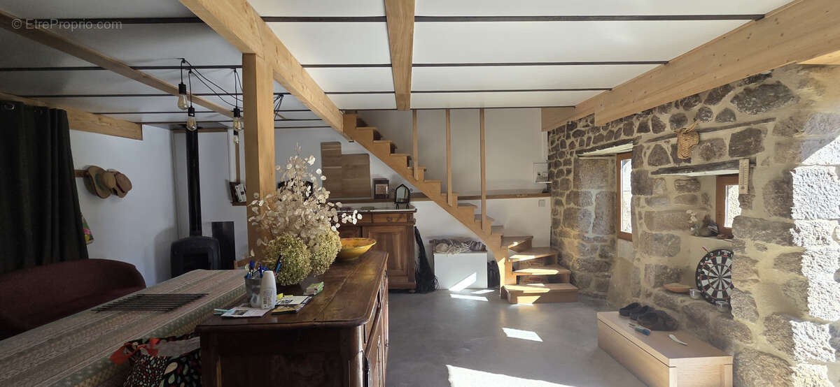 Maison à VERNOUX-EN-VIVARAIS