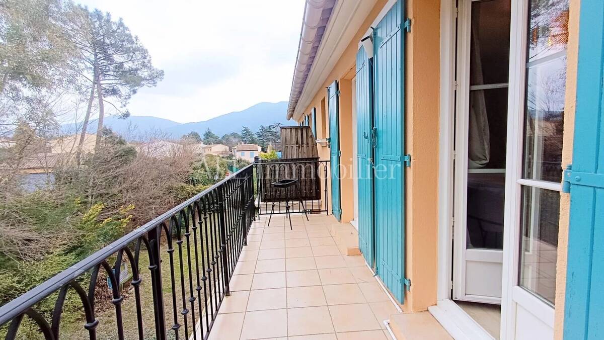 Appartement à LA MOLE