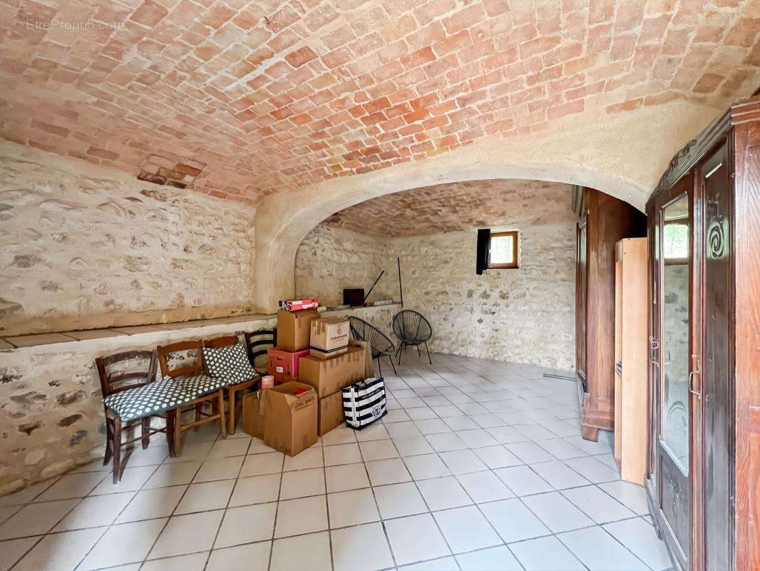 Maison à MIRMANDE