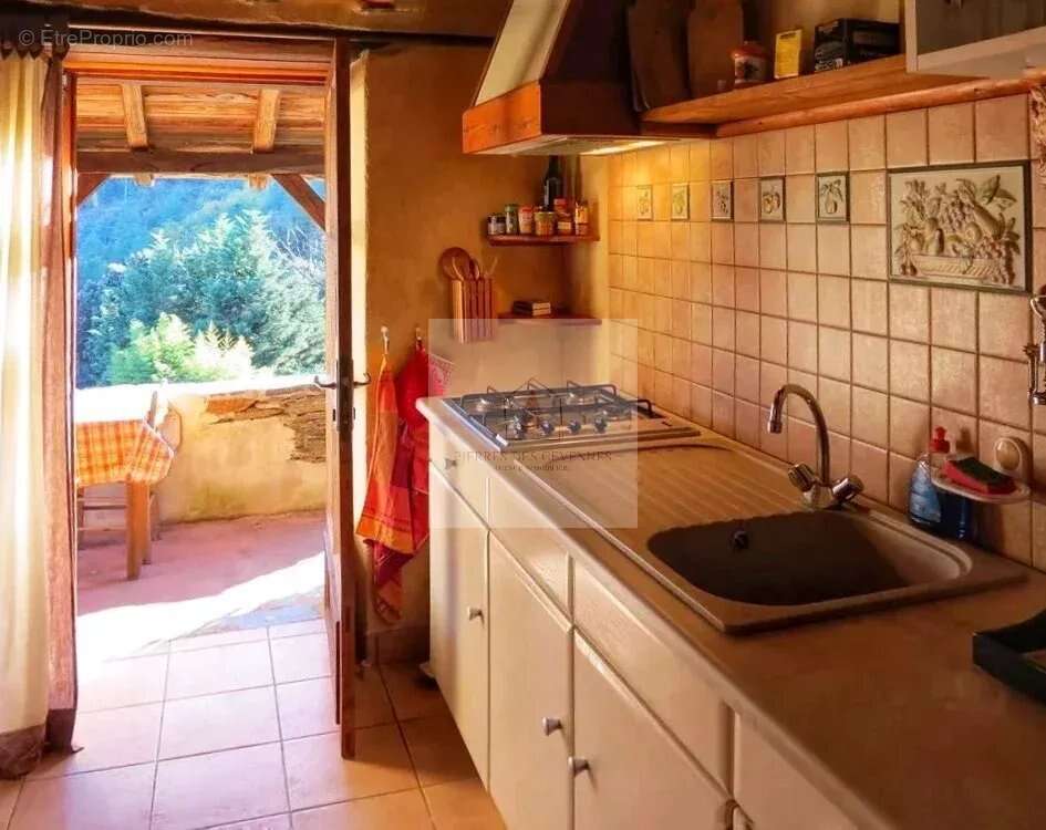 Maison à SAINT-GERMAIN-DE-CALBERTE