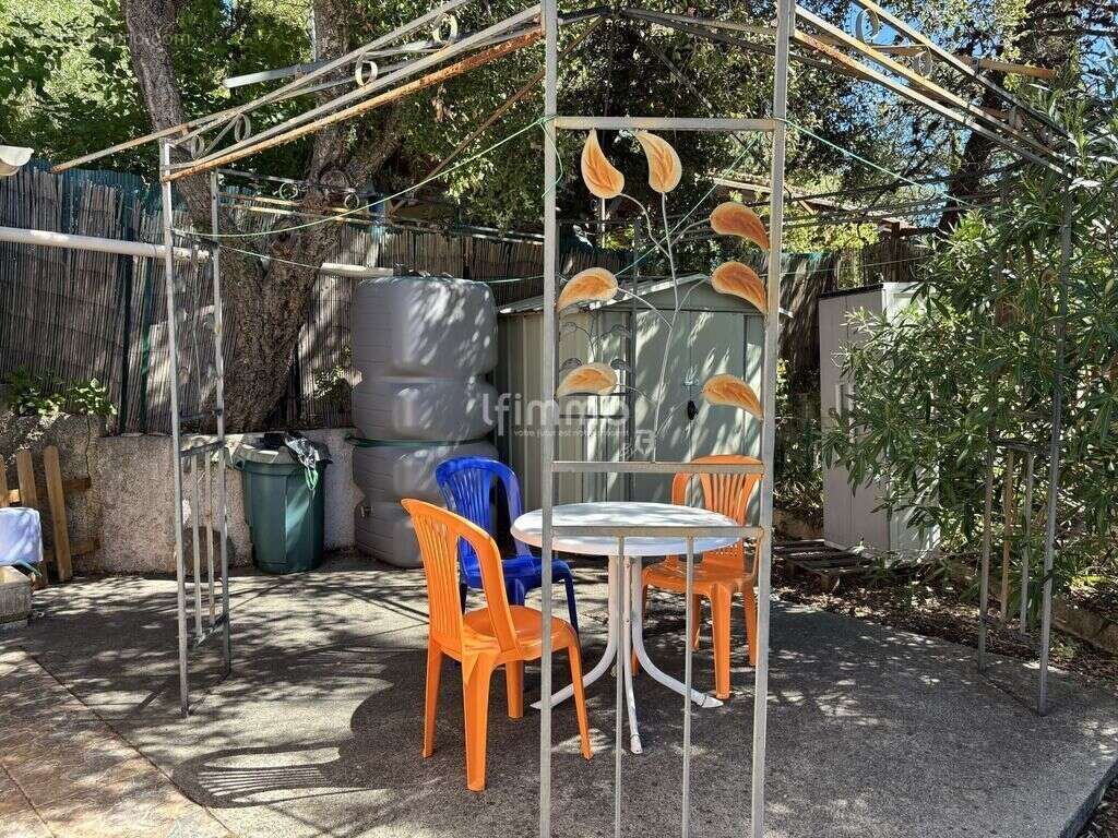 Maison à LE MUY