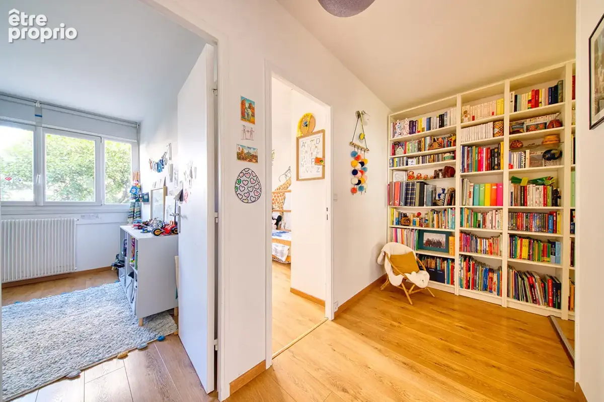 Appartement familial T4/T5 100 m2 au coeur du 6e arrondissement - photo 7
