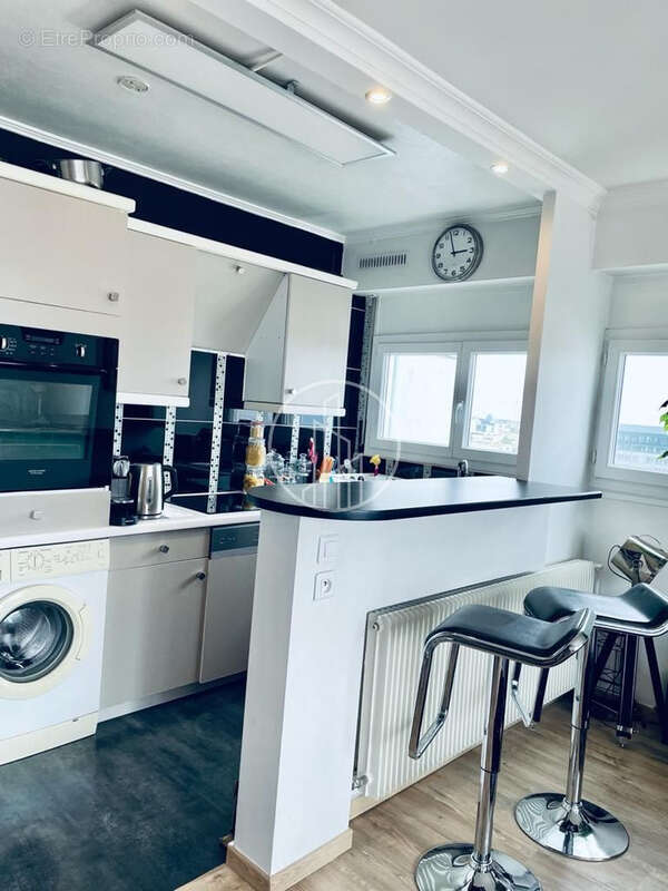 Appartement à COURBEVOIE