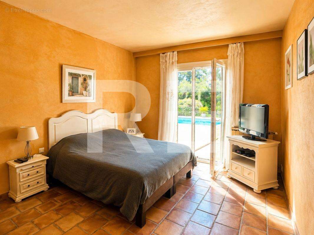 Villa de 154m² sur terrain arbore de 3259m² piscine nimes - photo 9