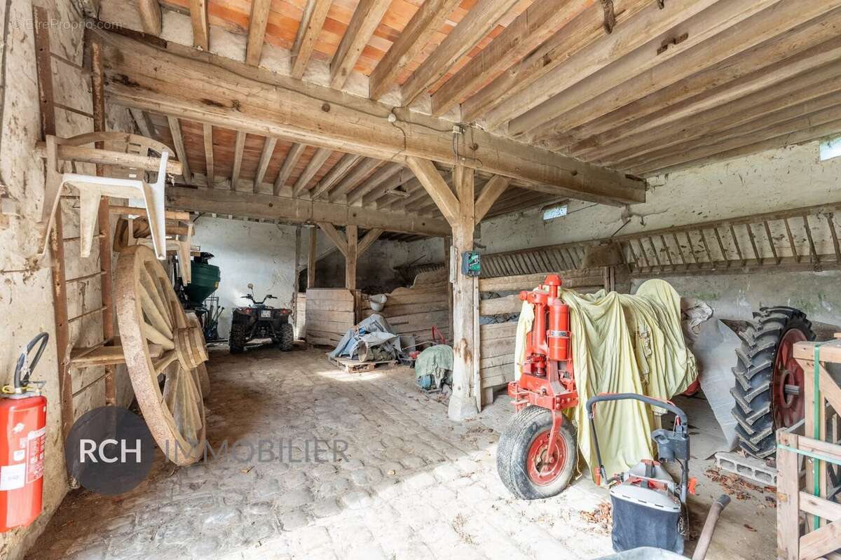 Maison à LA QUEUE-LES-YVELINES