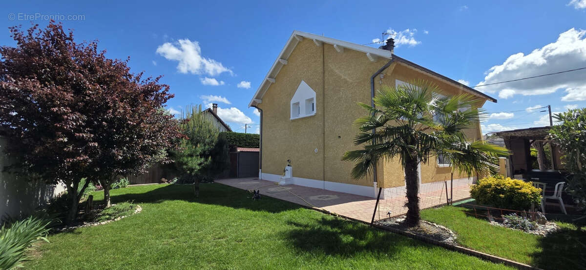Maison à CHAVANOZ
