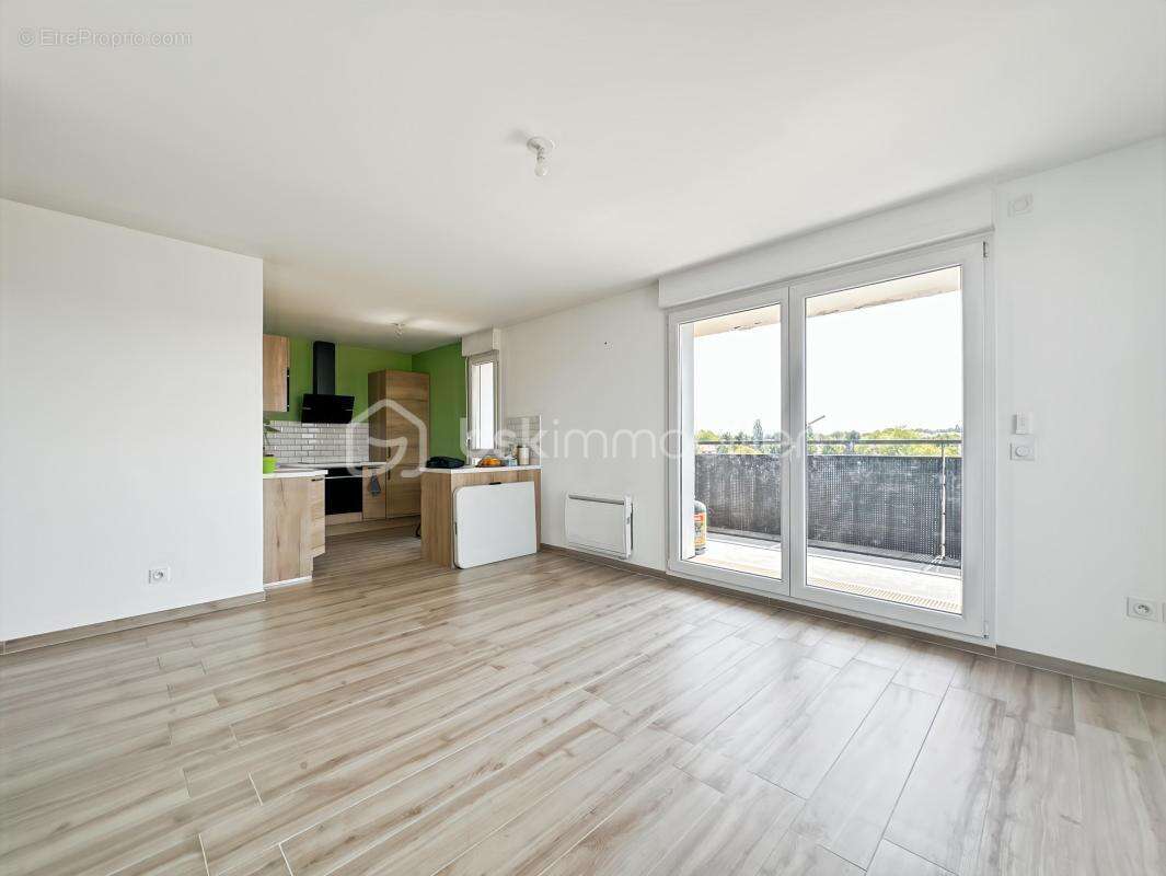 Appartement 3 chambres avec balcon et 3 places de parking - photo 2