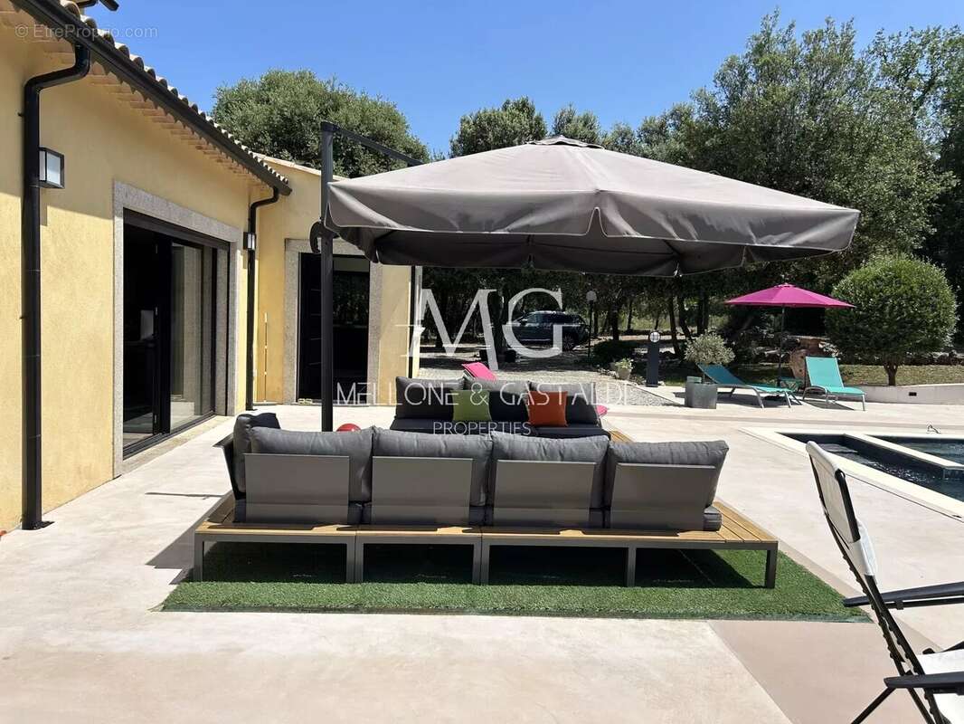 Maison à MONTAUROUX