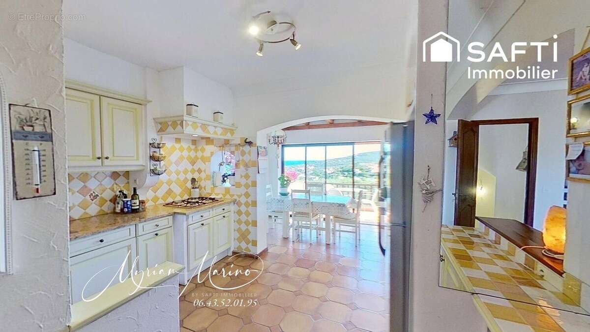 Photo 9 - Maison à ROQUEBRUNE-SUR-ARGENS