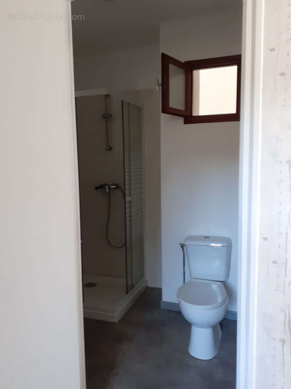 Commerce à SEREILHAC