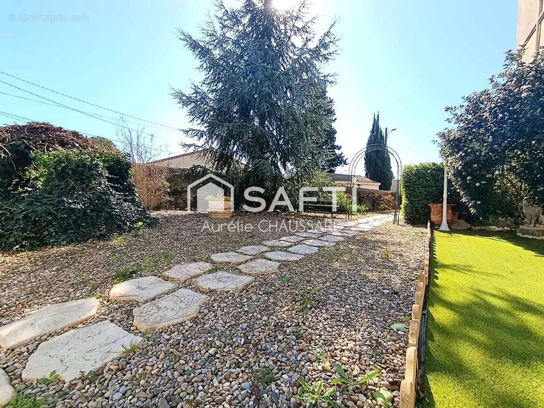 Maison 201 m² à Ouveillan  - photo 4