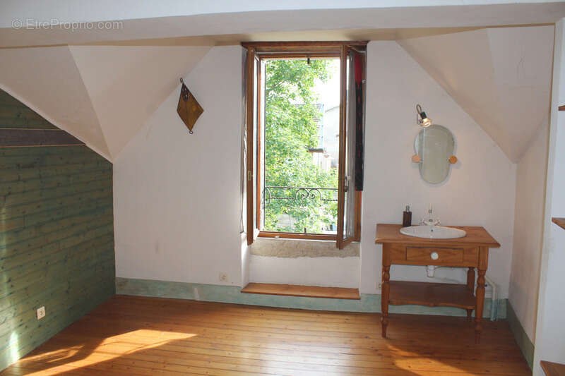 Maison à CEYZERIAT