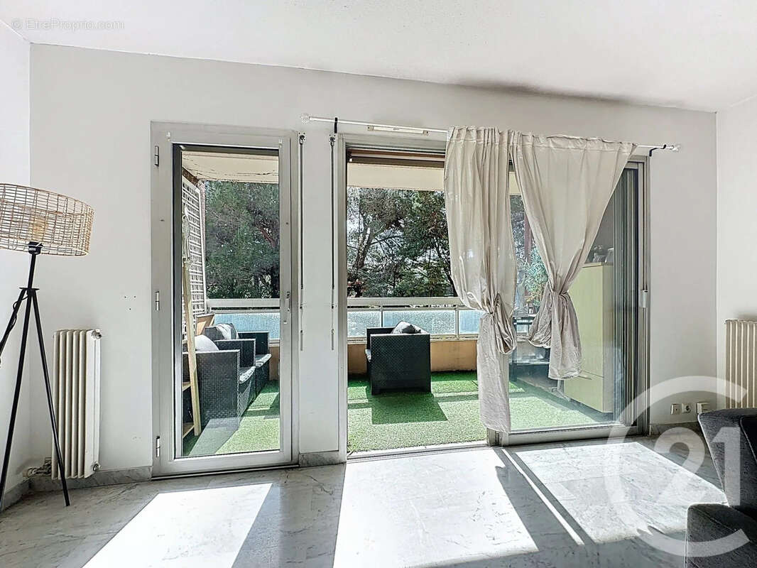 Appartement à LE CANNET