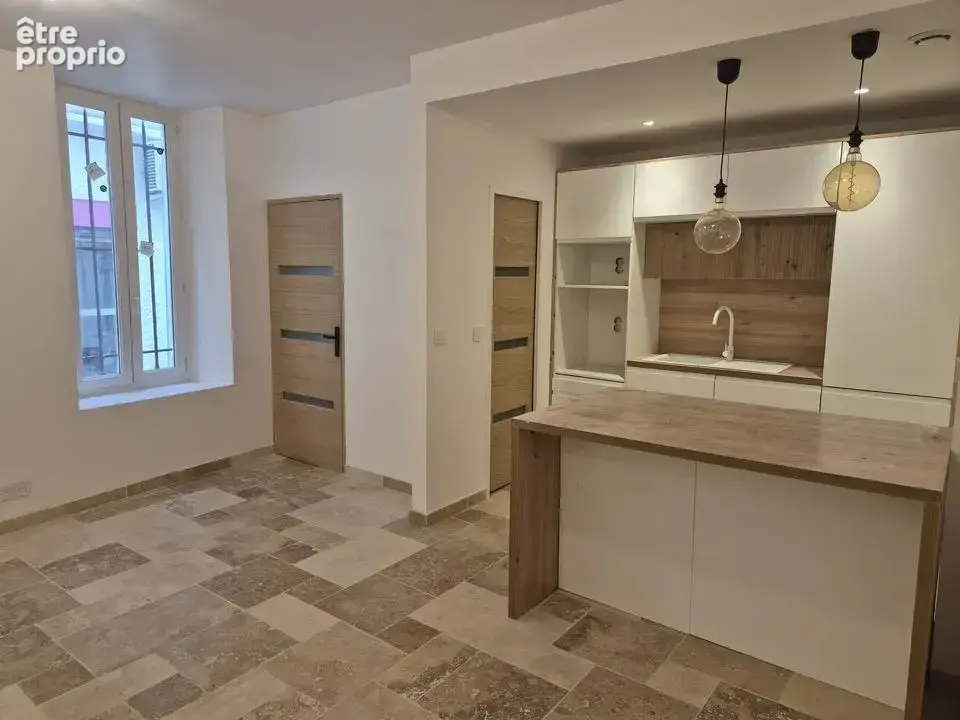 LACIOTAT - APPARTEMENT - belles prestations - Type 2 - proche