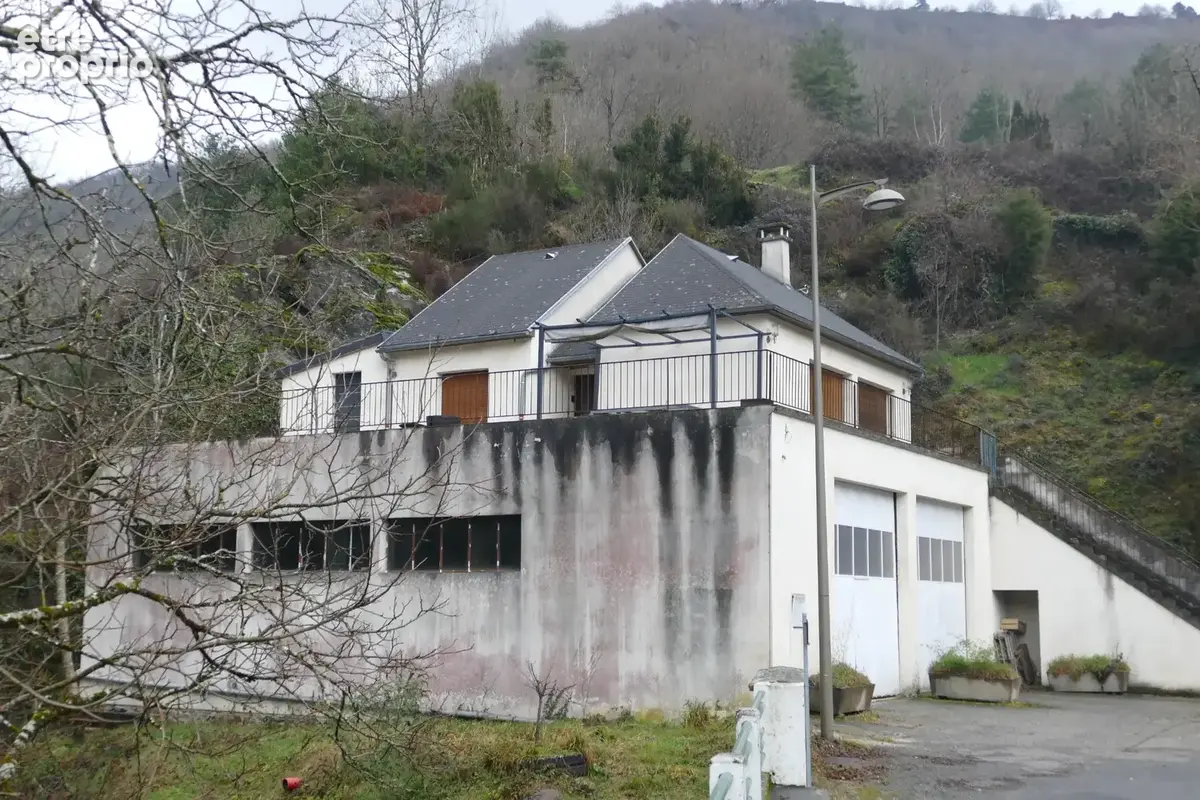 Maison avec très grand garage-atelier au bord du Lot (Cassaniouze, 15) - photo 2