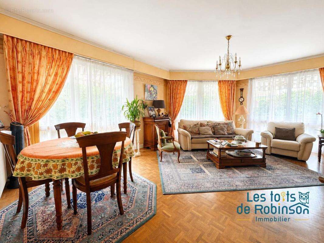 Appartement à LE PLESSIS-ROBINSON