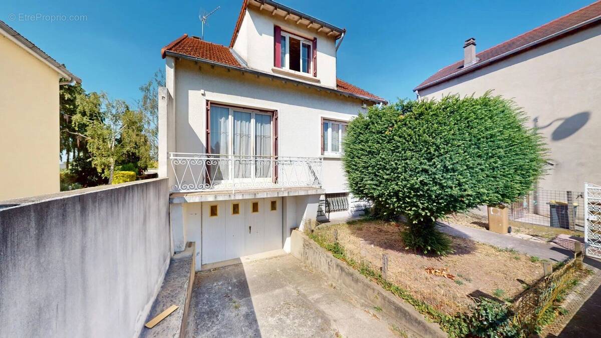 Maison à DUGNY
