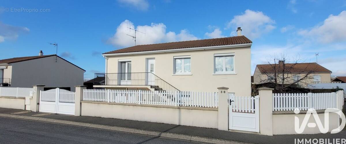 Photo 1 - Maison à THOUARS