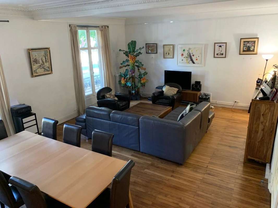 Appartement à PARIS-14E