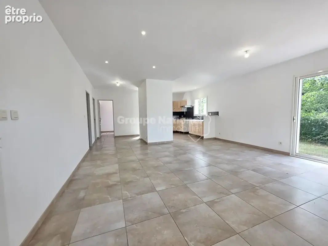 Maison de plain-pied T4 -116 m² -Terrain 3166 m² - Cadre verdoyant et sans vis-à-vis - photo 4