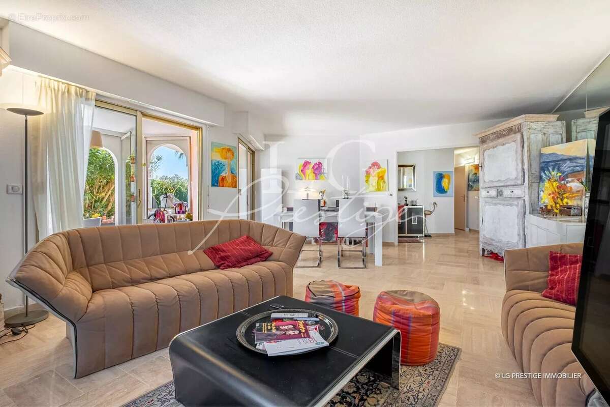 Appartement à MANDELIEU-LA-NAPOULE