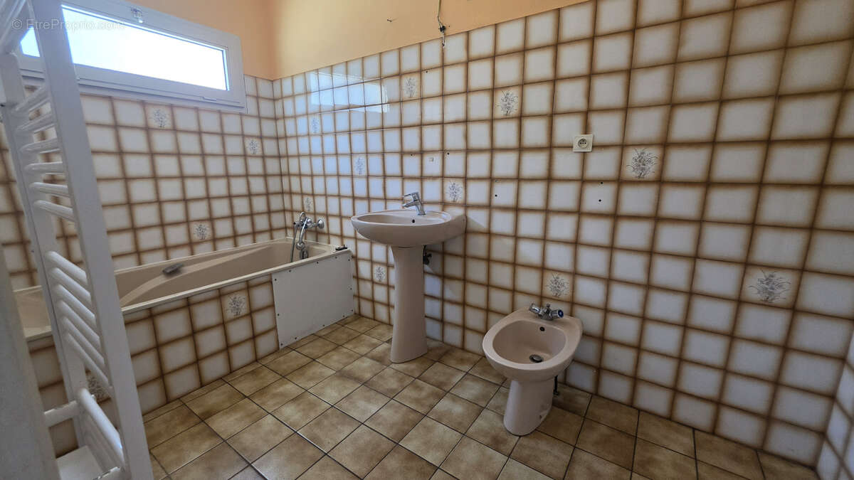 Maison Atypique avec petit extérieur en centre ville - photo 10