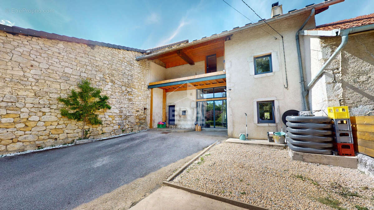 Maison à HOTONNES