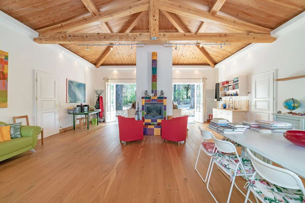 Maison à ROQUEFORT-LES-PINS