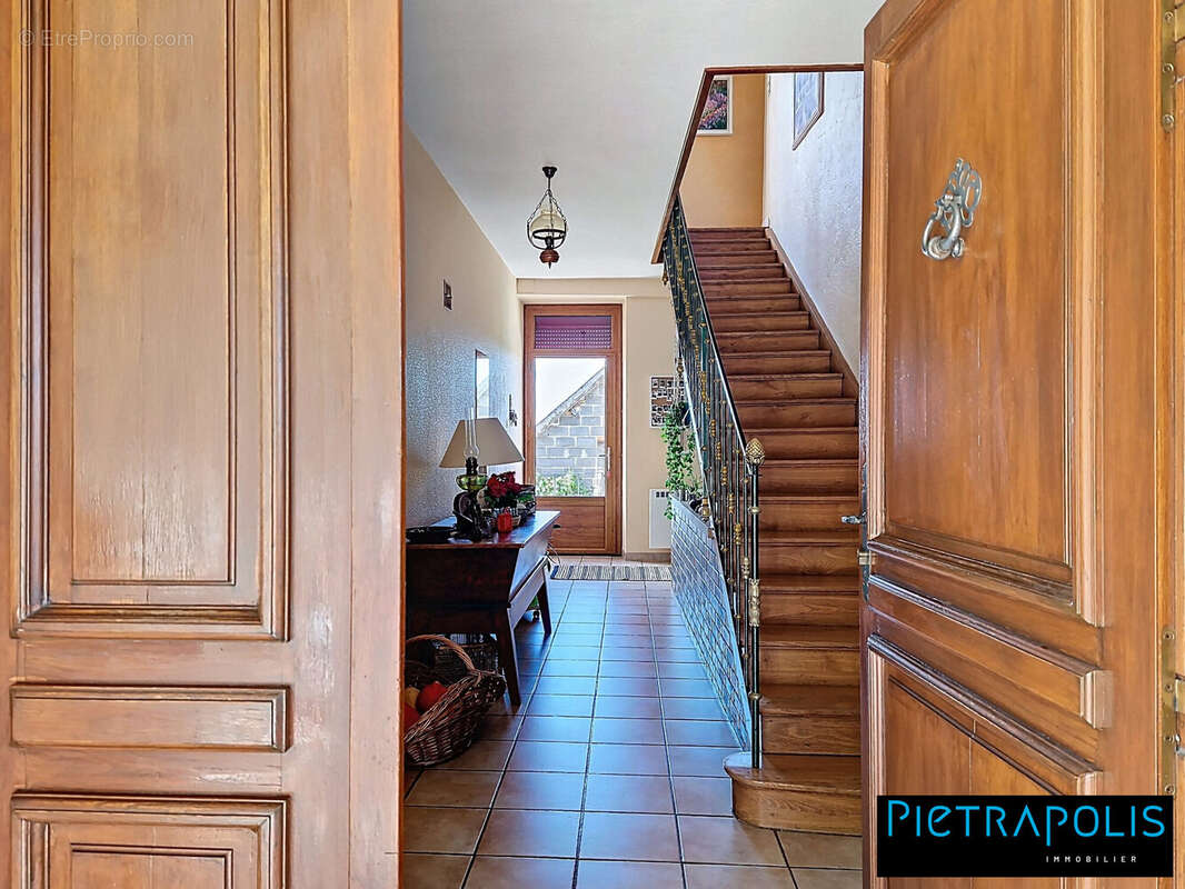 Maison à LA CLAYETTE