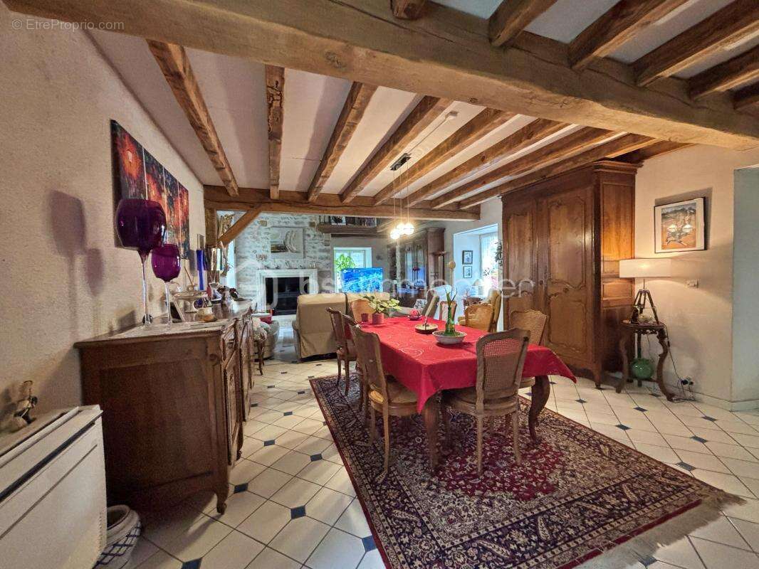 Maison à MARNES