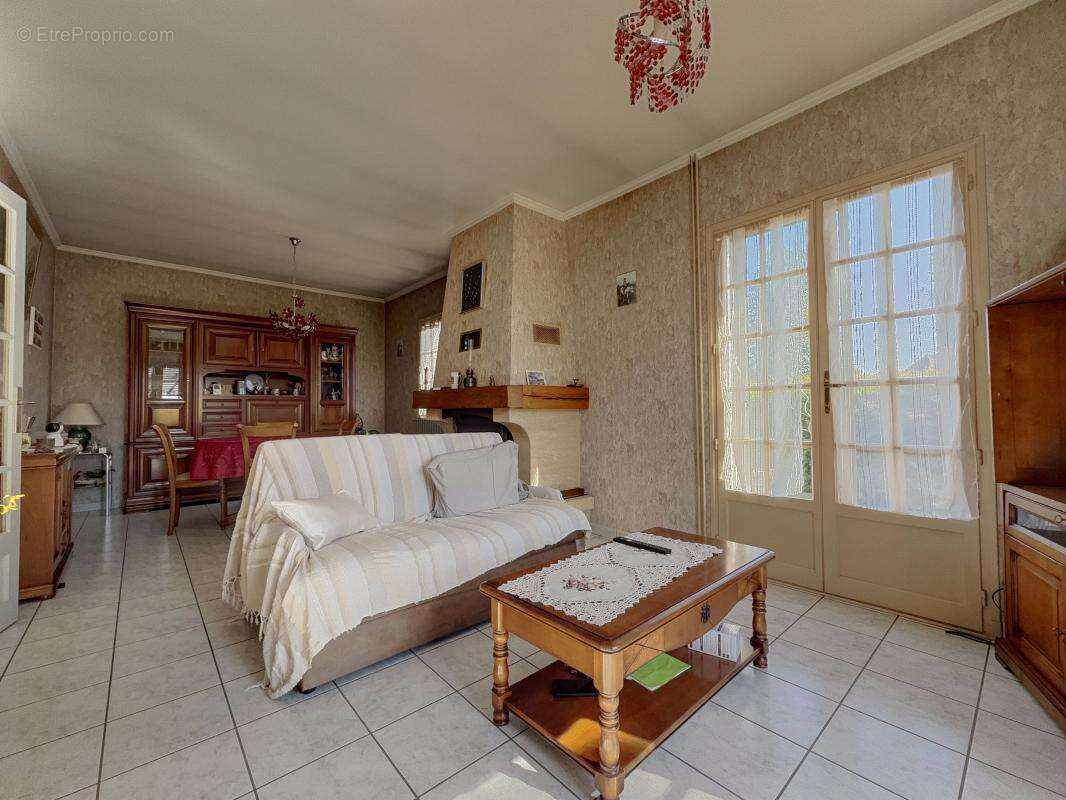 Maison à MAGNY-SUR-TILLE