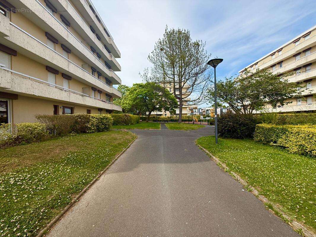 Appartement à HEROUVILLE-SAINT-CLAIR