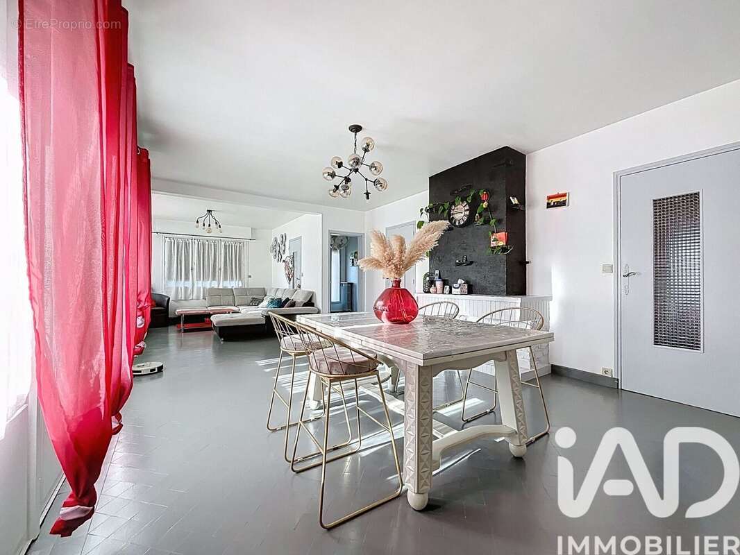 Photo 2 - Maison à SAINT-ETIENNE-DU-ROUVRAY