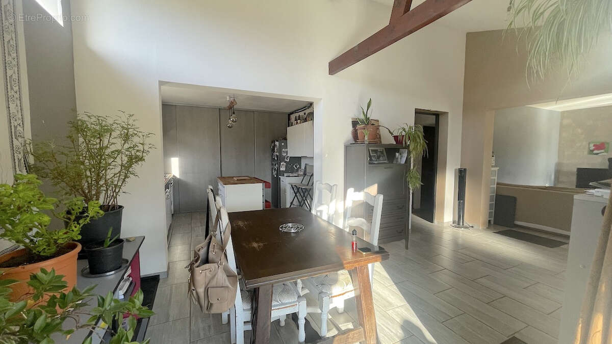 Maison à PUJOLS-SUR-CIRON