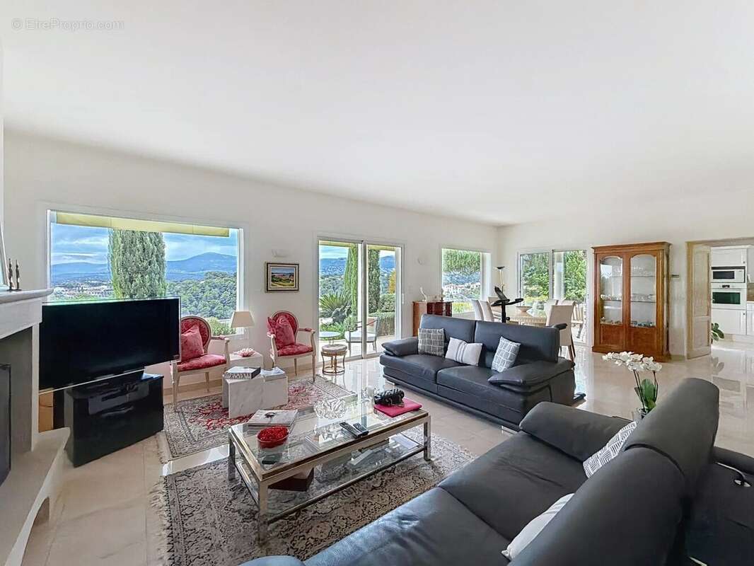 Maison à SAINT-LAURENT-DU-VAR