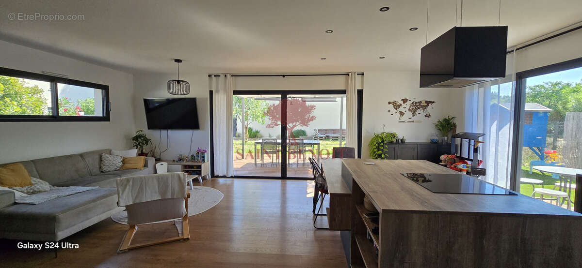 A VENDRE - A SAINT DREZERY - VILLA RECENTE de TYPE T5 de 110m2 avec garage jardin et piscine - photo 6