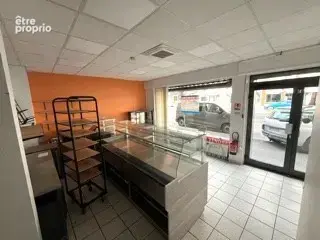 Local commercial axe passant charleville - photo 2