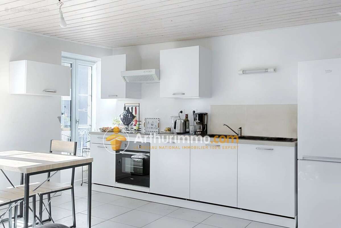 Appartement à SAINT-GEOIRE-EN-VALDAINE