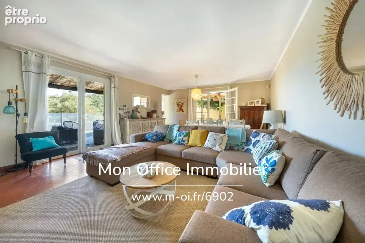 Référence : 6902-JDO - Villa provençale de charme avec piscine, studio indépendant et aperçu mer ! - photo 7
