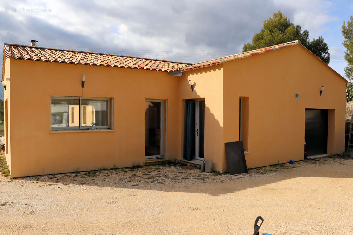 Maison à SAINT-SATURNIN-LES-APT